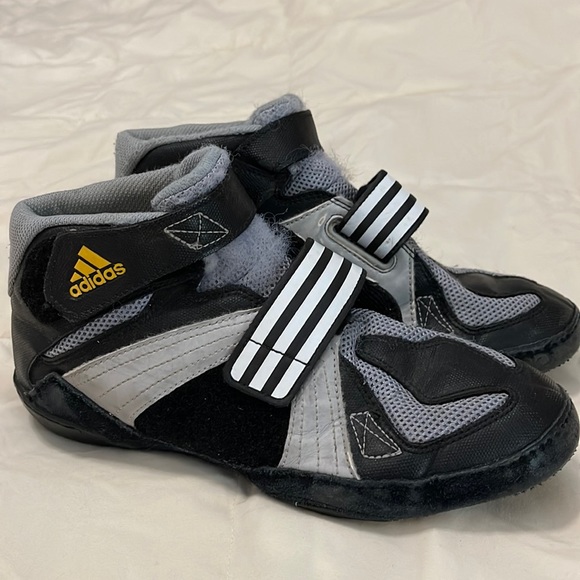 size 6 wrestling shoes